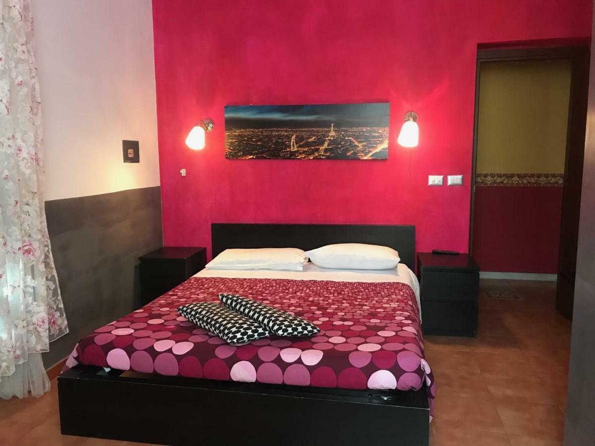 La Casa Di Elena Pensión *